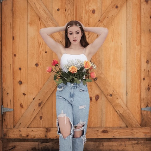 Meet your Posher, Nora - Picture 1 of 1